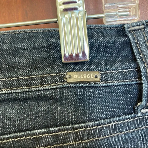 DL1961 Betty Cropped Jeans Dark Wash Size 29 - Picture 10 of 10